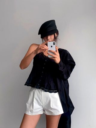黑色