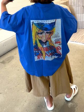 蓝色