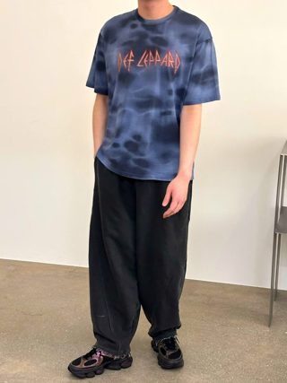 藏青色