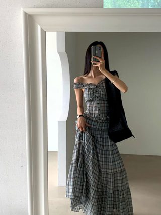 灰色