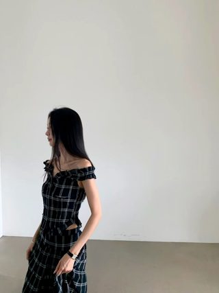 黑色