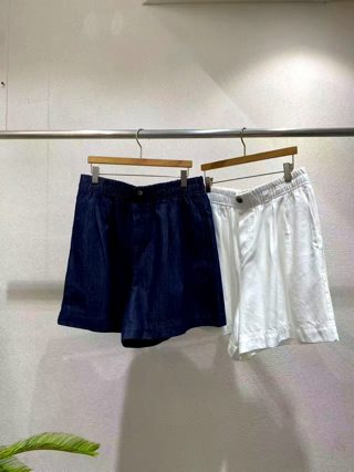 藏青色