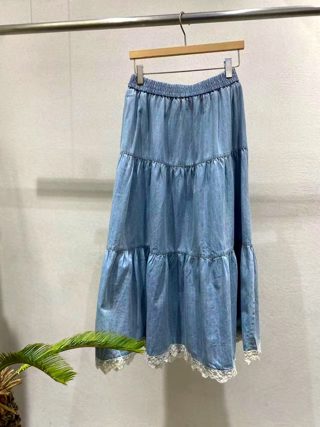 浅蓝色