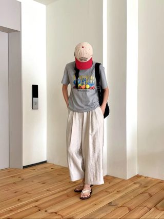 灰色