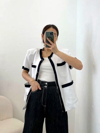 白色