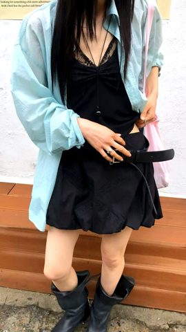 浅蓝色