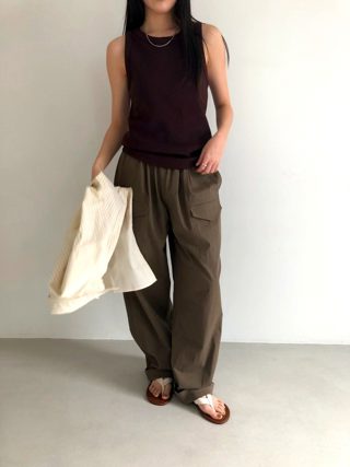 酒红色