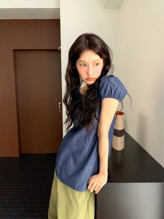 藏青色