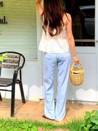 浅蓝色
