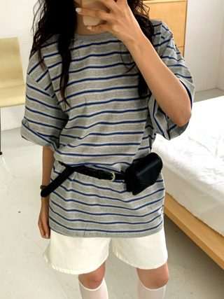 灰色