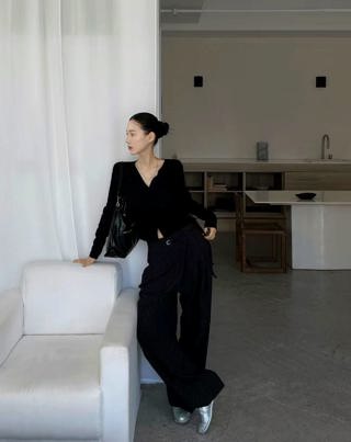 黑色
