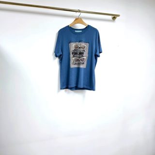 天蓝色
