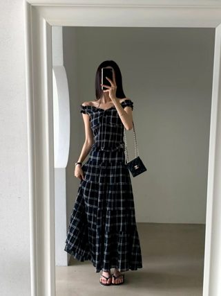 黑色