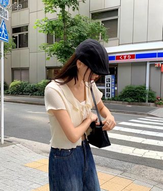 酒红色