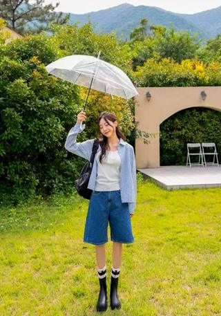 深蓝色