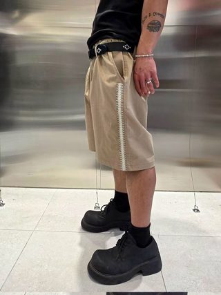 卡其色