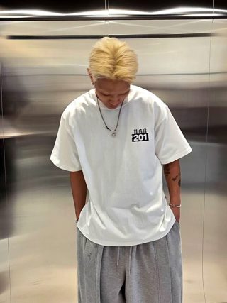 白色