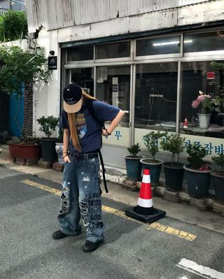 灰色