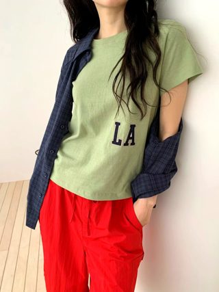 草绿色