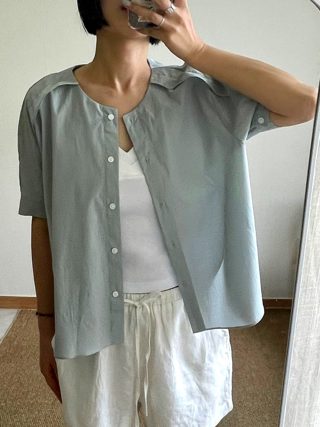 浅蓝色