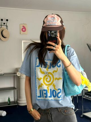 浅蓝色