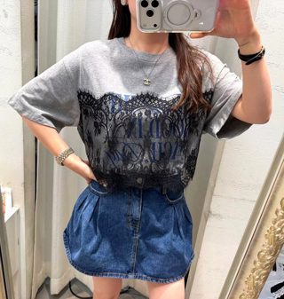 灰色