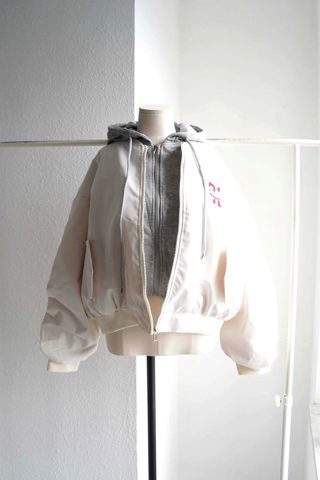 白色