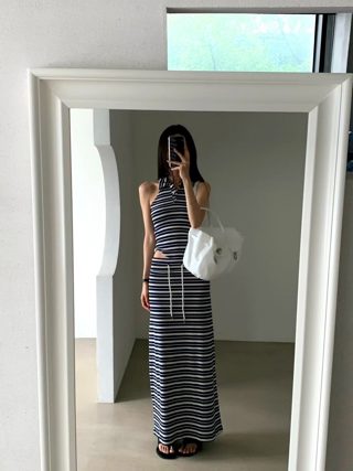 藏青色