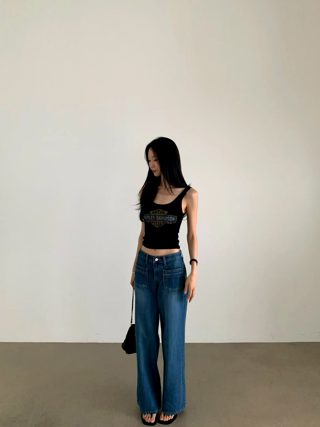 黑色