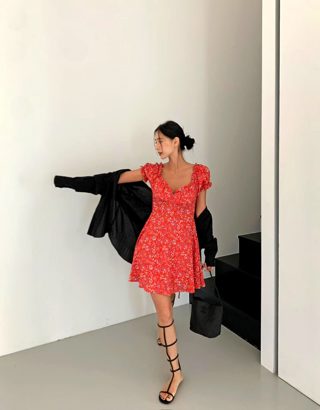 红色