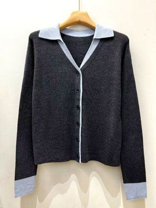 黑色