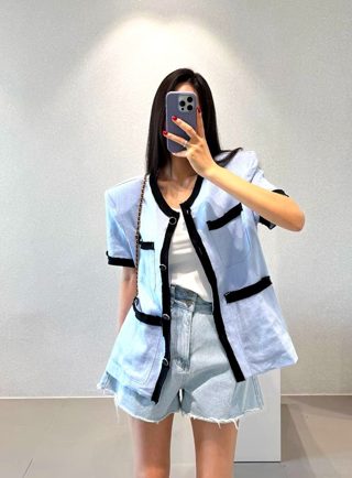 浅蓝色