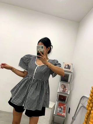 黑色