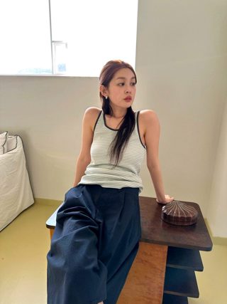 深棕色