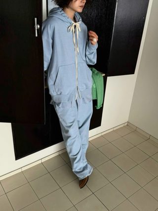 藏青色