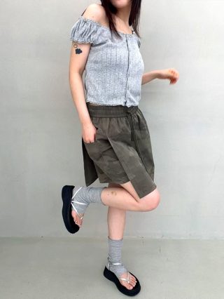 军绿色