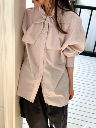 浅蓝色
