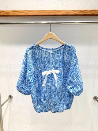 天蓝色