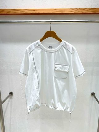 白色