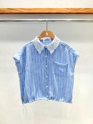 浅蓝色