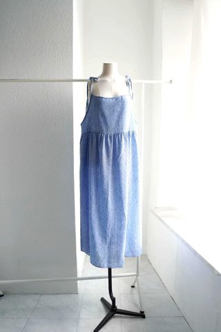 浅蓝色