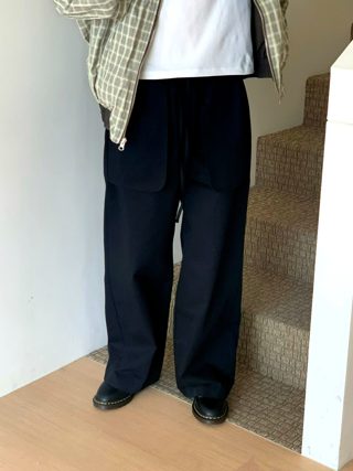 黑色