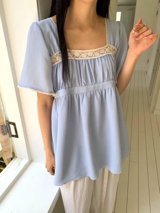 浅蓝色