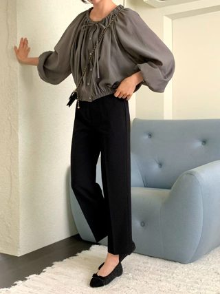 灰色