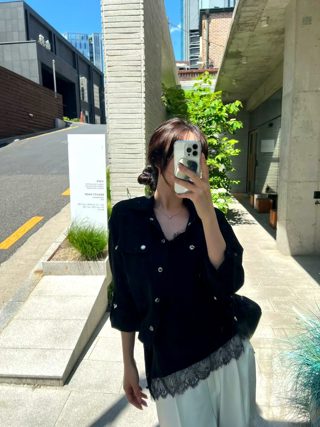黑色