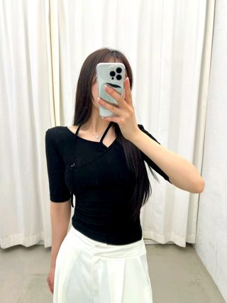 黑色