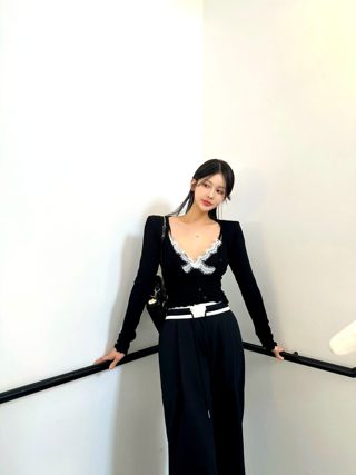 黑色