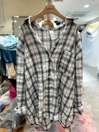 黑色