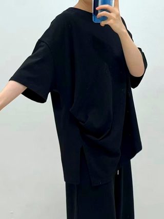 黑色