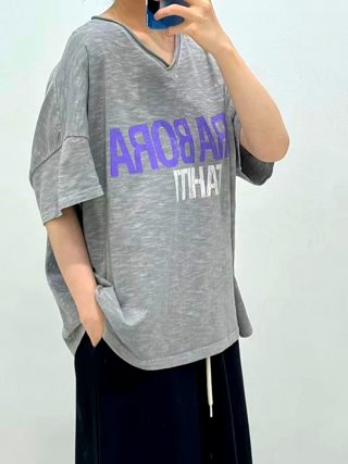 灰色